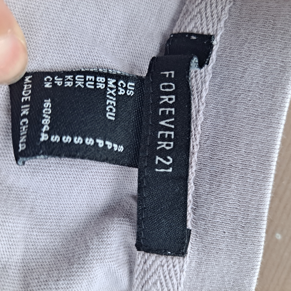 Forever 21 Gray Graphic Short Sleeve Tee - Picture 3 of 5